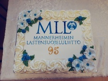 Kotileipomo Marlein loihti juhlaan sopivan kakun.